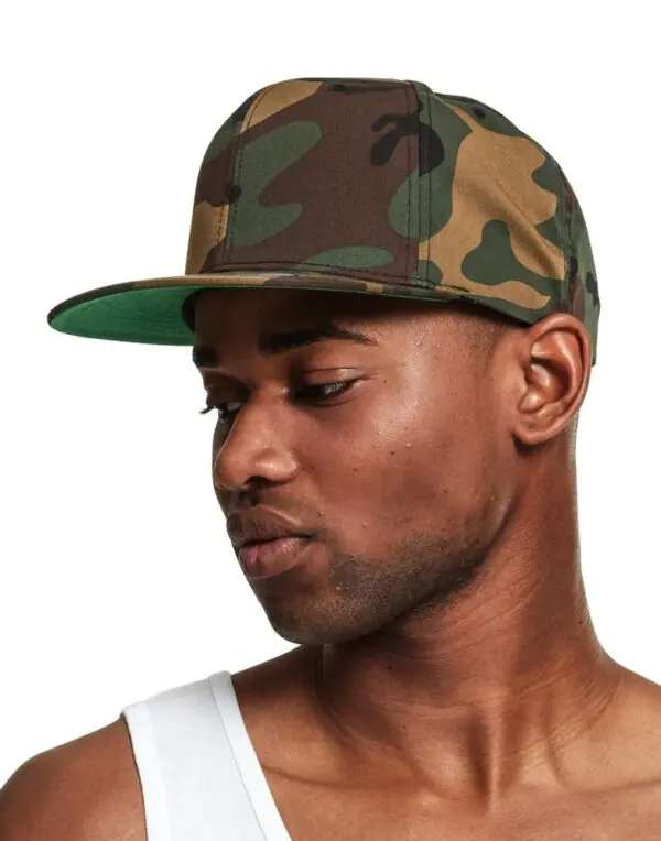 Classic Snapback in Camo