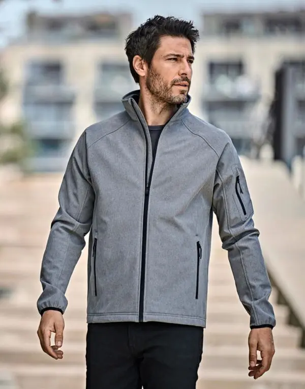 Lightweight Performance Softshell