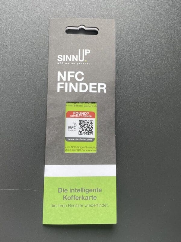 Kofferkarte mit NFC und QR-Code Fundsystem, inkl. Silikonband