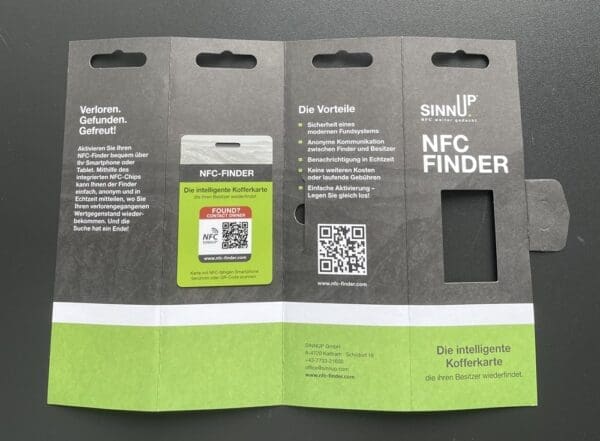 Kofferkarte mit NFC und QR-Code Fundsystem, inkl. Silikonband