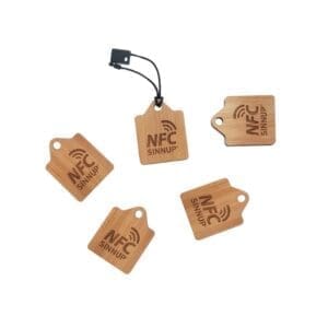 Schlüsselanhänger NFC aus Holz