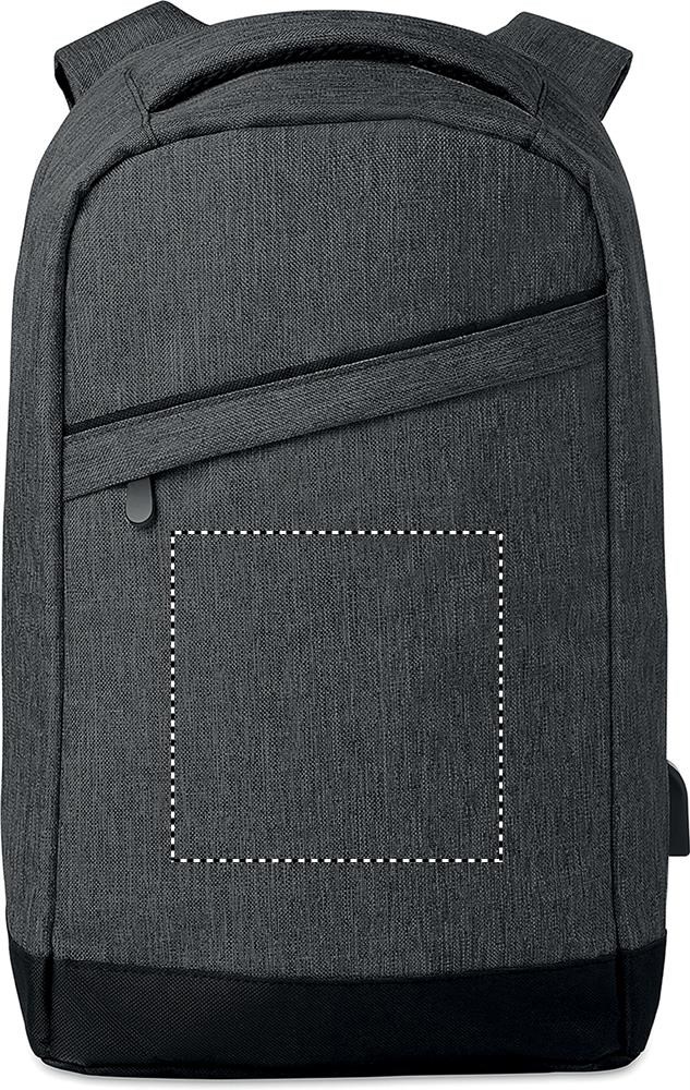 FRONT POCKET (max 140 x 140 mm)